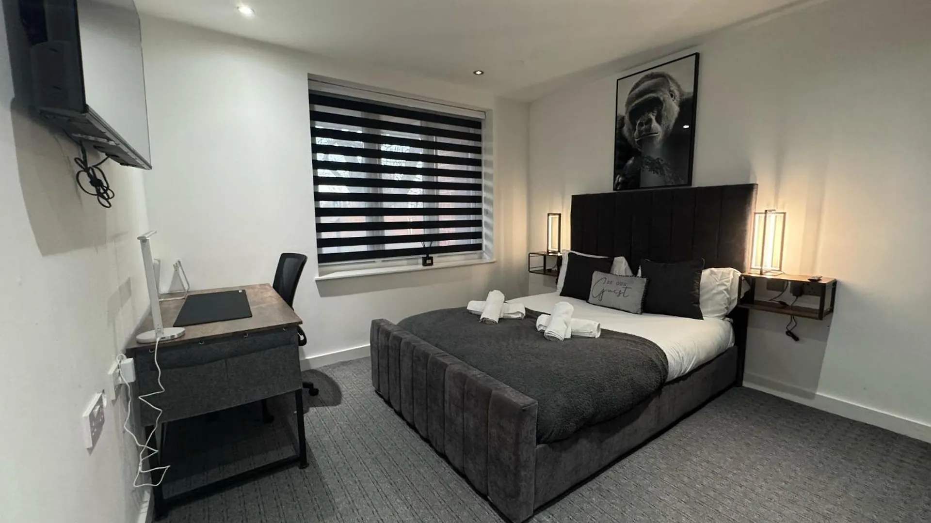 Luxury 2 Bed West London, Free Parking Apartment Uxbridge
