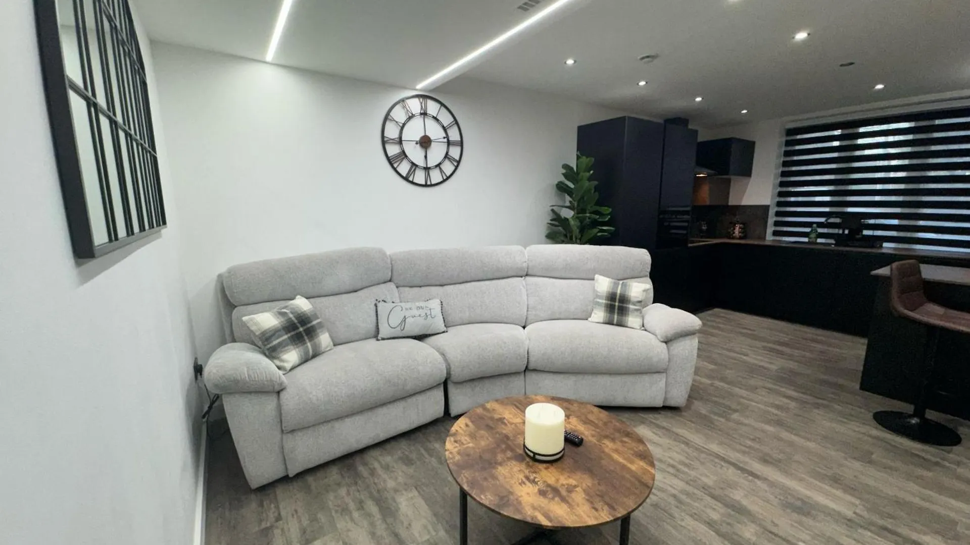 Luxury 2 Bed West London, Free Parking Apartment Uxbridge